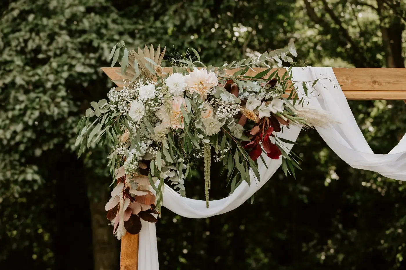 Bouquet de mariée Pensée Bohème - création florale artisanale pour mariage romantique en Normandie
